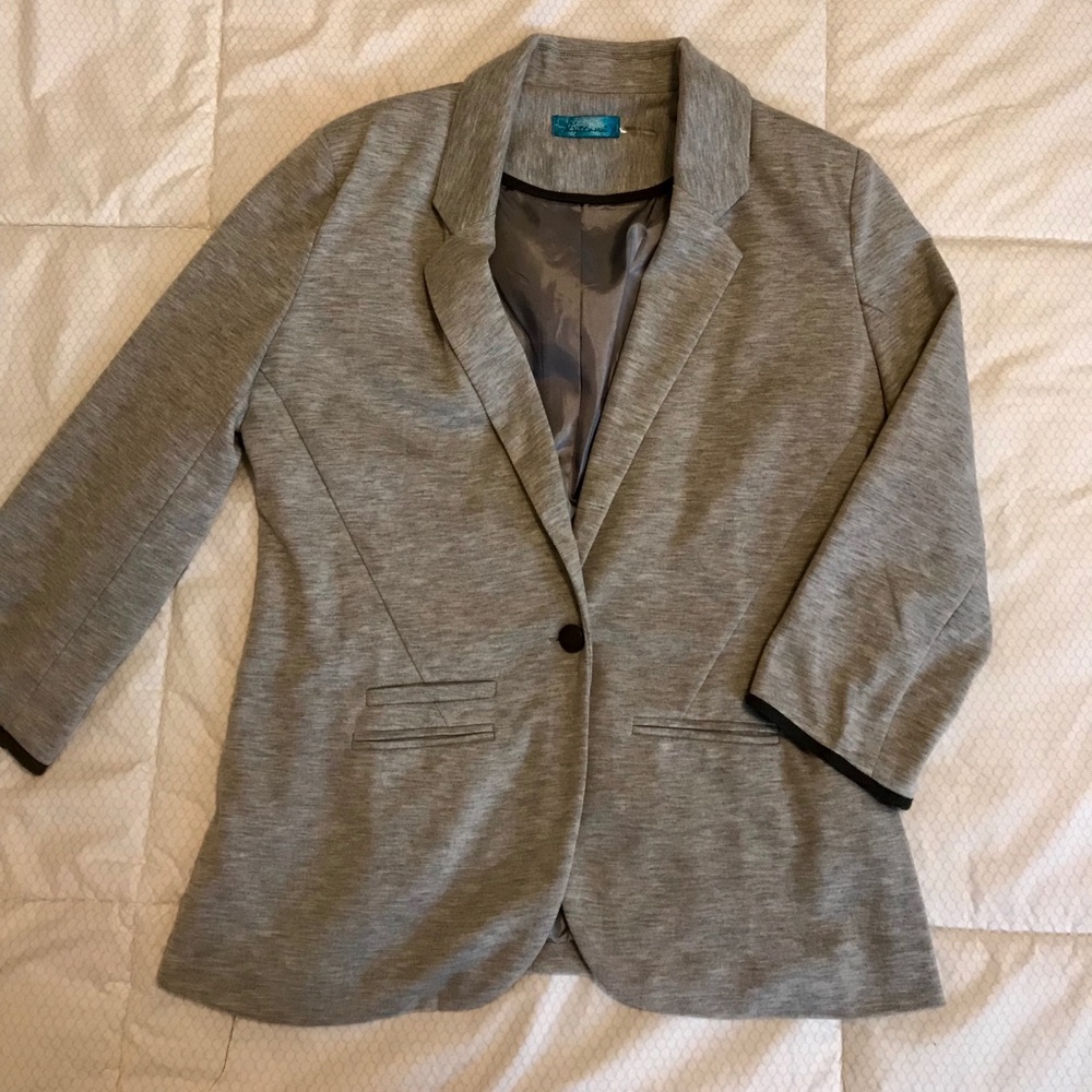 Buttons Brand grey blazer